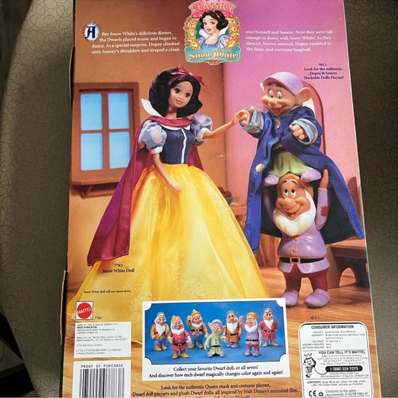 Walt Disney's Snow White Doll - Picture 9 of 13